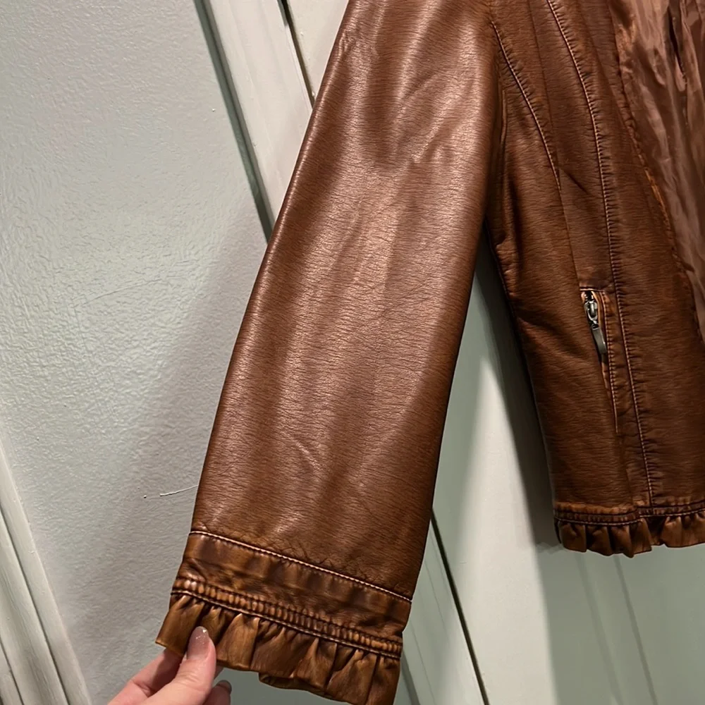 Lightweight Jacket - Picture 2 of 5